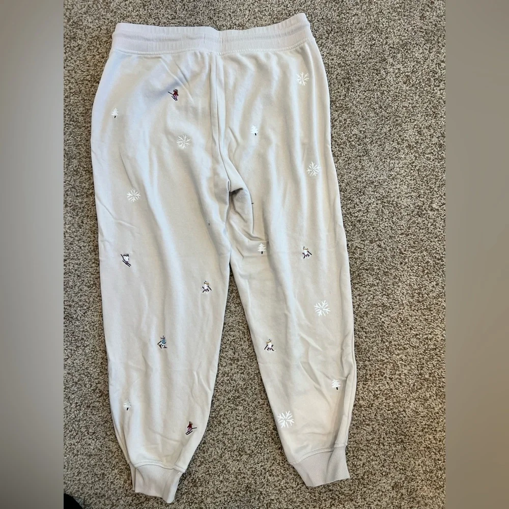 Lou & Grey top and pants leisure sweat set. Size L. Ski and winter embroidered. - Picture 14 of 16